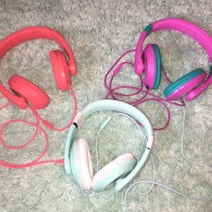 Set of 3 headphones